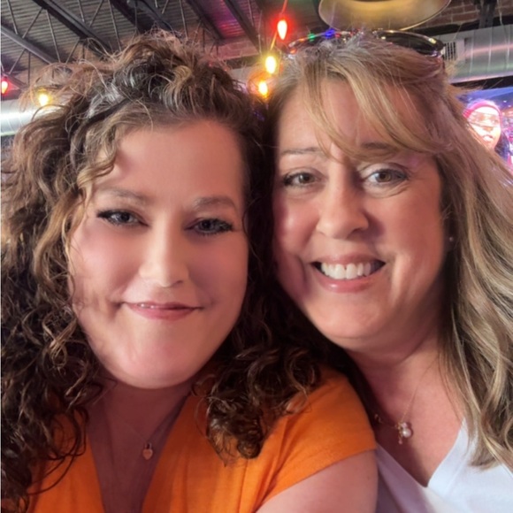 Meet your Posher, Alicia - Picture 8 of 16